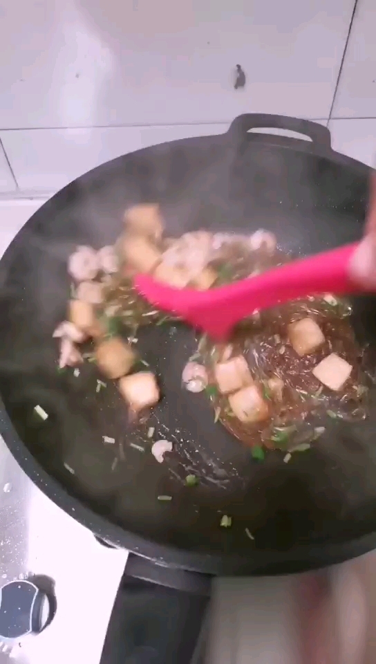 蝦仁粉絲煲的做法-家常味煮菜譜-易網健康養生網 蝦仁粉絲煲的做法-家常味煮菜譜