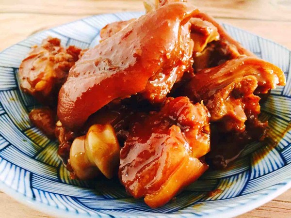 電飯煲豬蹄的做法-咸鮮味燜菜譜-易網健康養生網 電飯煲豬蹄的做法-咸鮮味燜菜譜