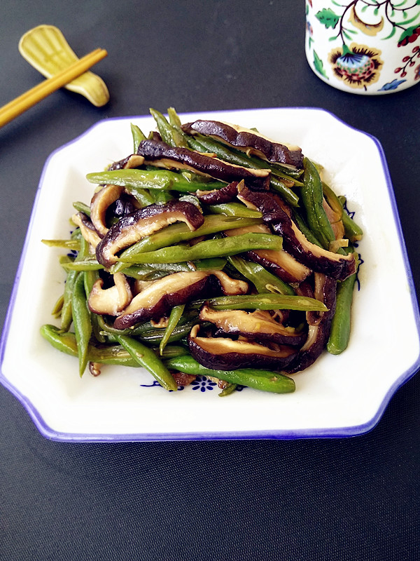 香菇豆角絲的做法-家常味炒菜譜