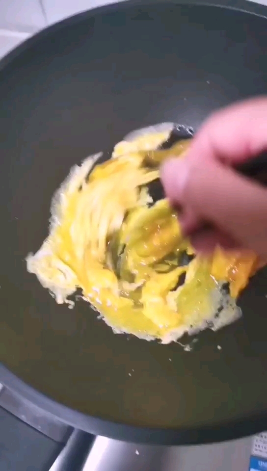 雞蛋炒苔蒜的做法-家常味炒菜譜