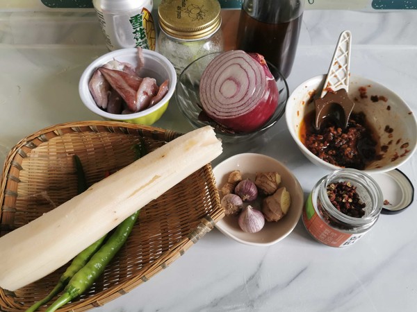 爆炒魷魚的做法-香辣味炒菜譜-易網<a href=http://www.jsjjzhkt.cn/ target=_blank class=infotextkey>健康養生</a>網 爆炒魷魚的做法-香辣味炒菜譜