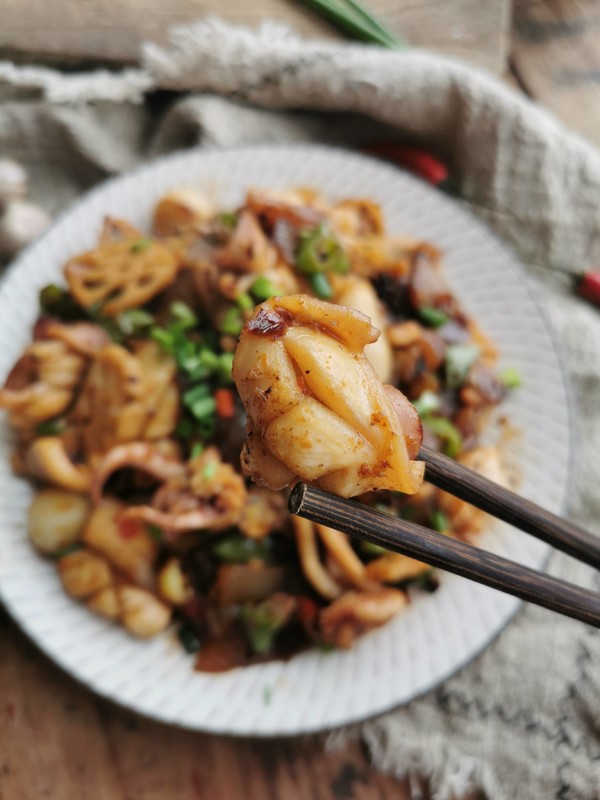 爆炒魷魚的做法-香辣味炒菜譜-易網健康養生網 爆炒魷魚的做法-香辣味炒菜譜