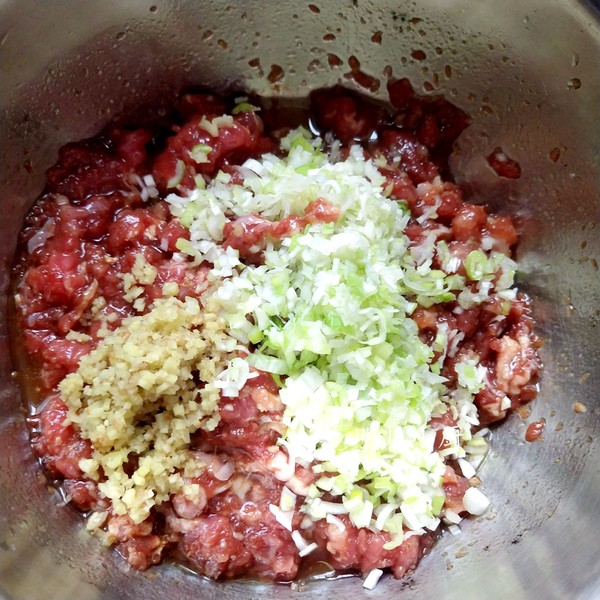 羊肉胡蘿卜餃子的做法-家常味煮菜譜-易網健康養(yǎng)生網 羊肉胡蘿卜餃子的做法-家常味煮菜譜