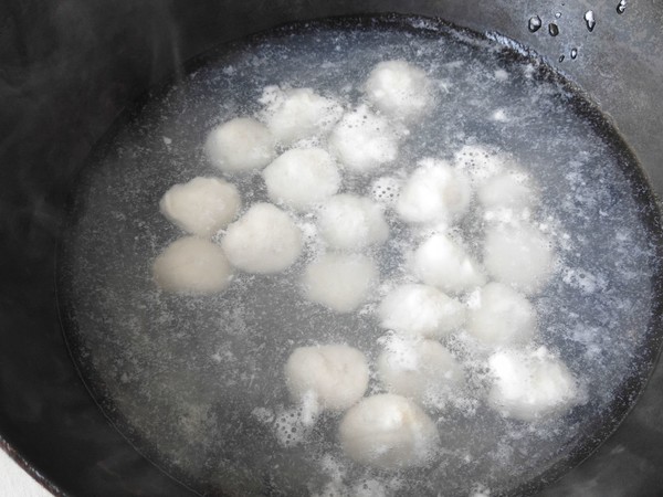 手打魚丸的做法-咸鮮味汆菜譜-易網健康養生網 手打魚丸的做法-咸鮮味汆菜譜