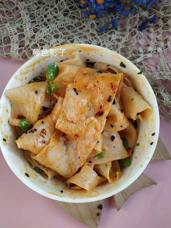 香辣紅油面皮的做法-香辣味煮菜譜-易網健康養生網 香辣紅油面皮的做法-香辣味煮菜譜