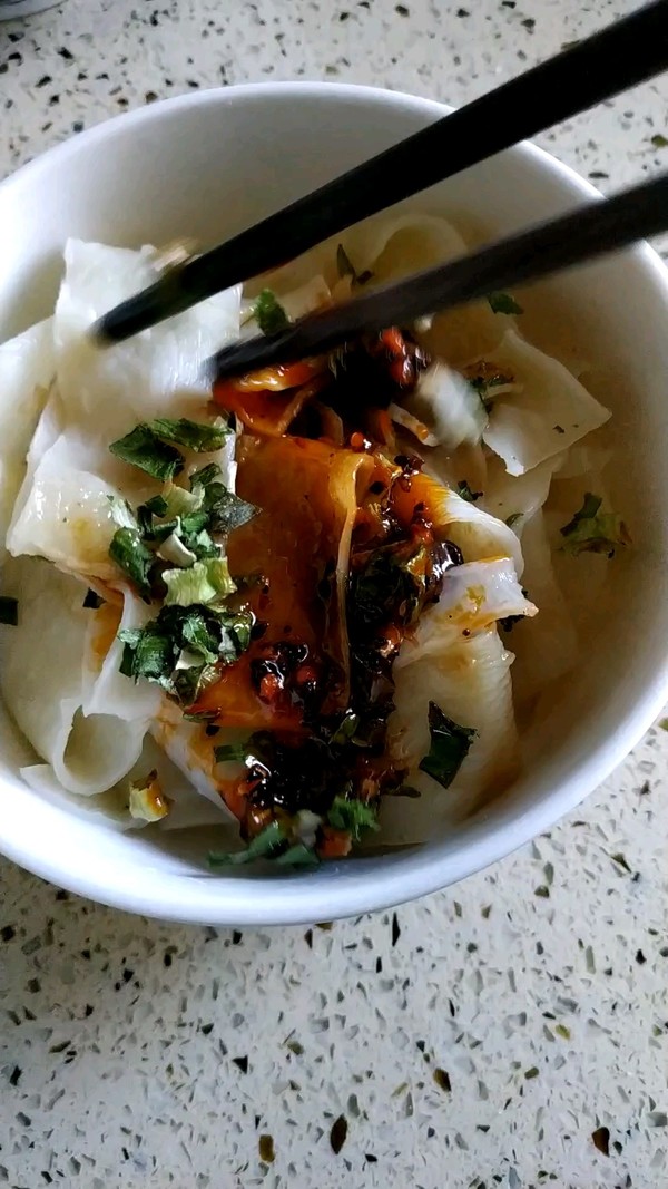 香辣紅油面皮的做法-香辣味煮菜譜-易網健康養生網 香辣紅油面皮的做法-香辣味煮菜譜