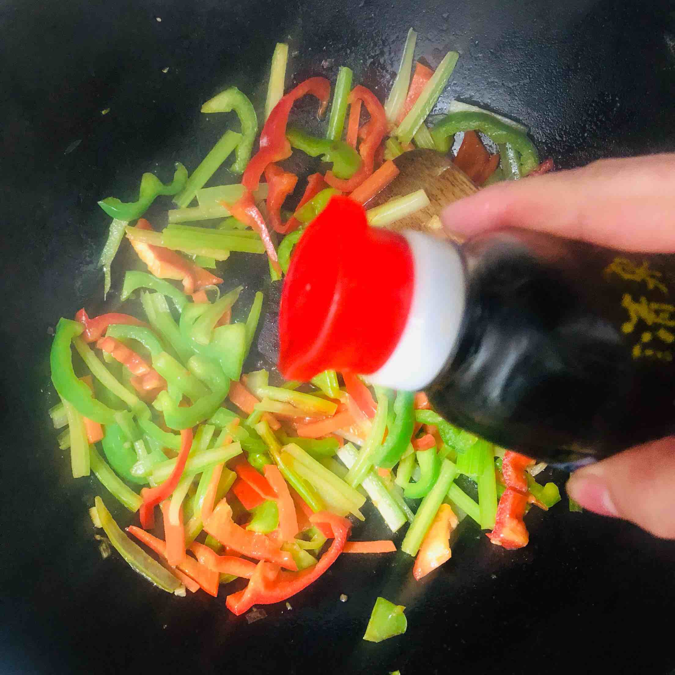 時蔬炒牛肉的做法-醬香味炒菜譜-易網健康養生網 時蔬炒牛肉的做法-醬香味炒菜譜