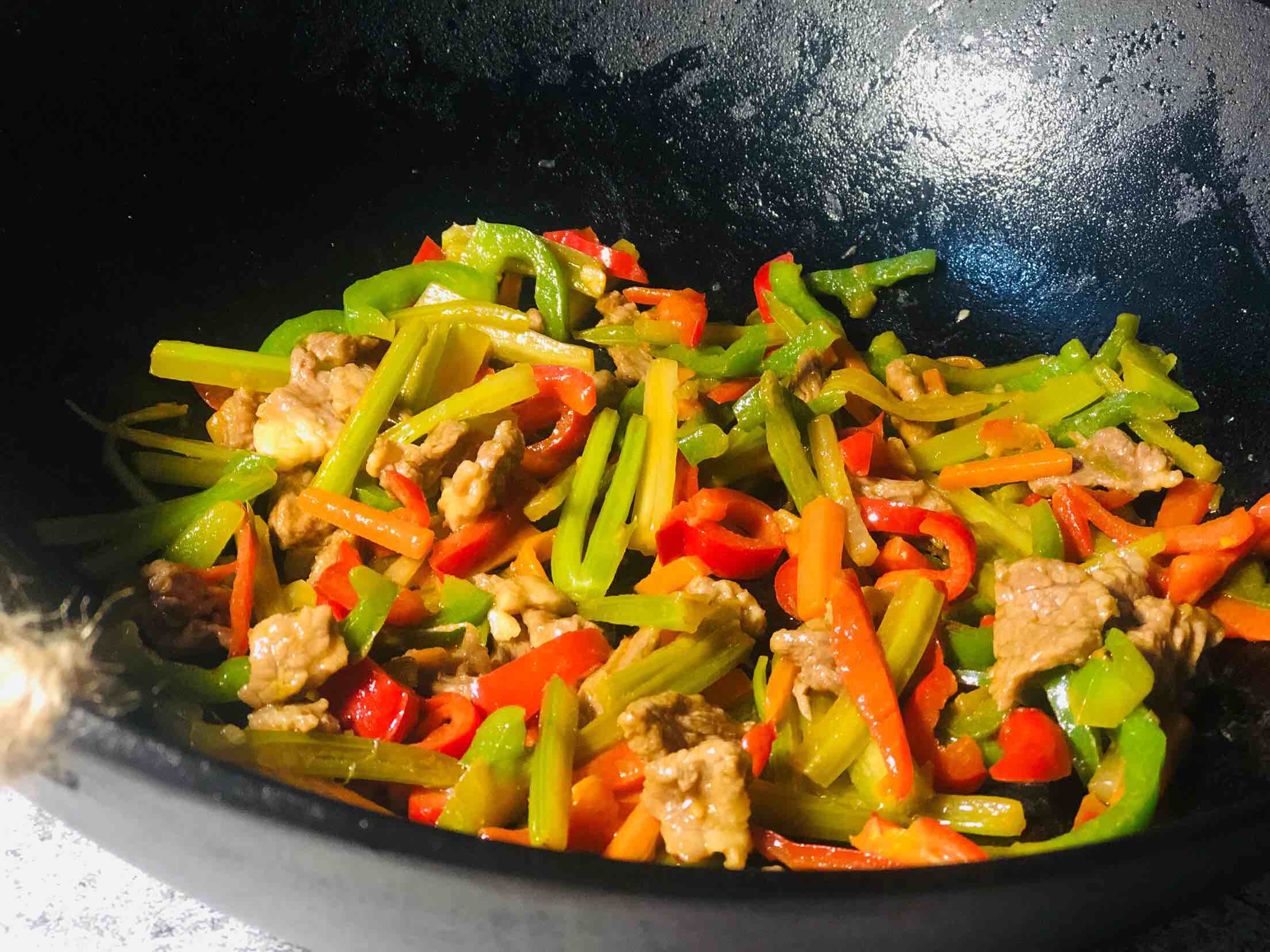 時蔬炒牛肉的做法-醬香味炒菜譜-易網健康養生網 時蔬炒牛肉的做法-醬香味炒菜譜