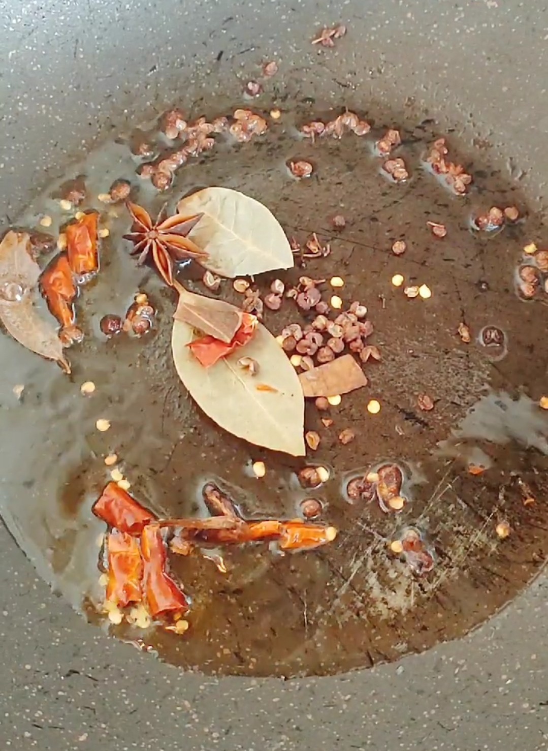 魚頭泡餅的做法-家常味燉菜譜-易網(wǎng)健康養(yǎng)生網(wǎng) 魚頭泡餅的做法-家常味燉菜譜