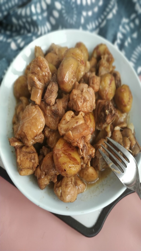 板栗紅燒雞腿的做法-家常味燒菜譜