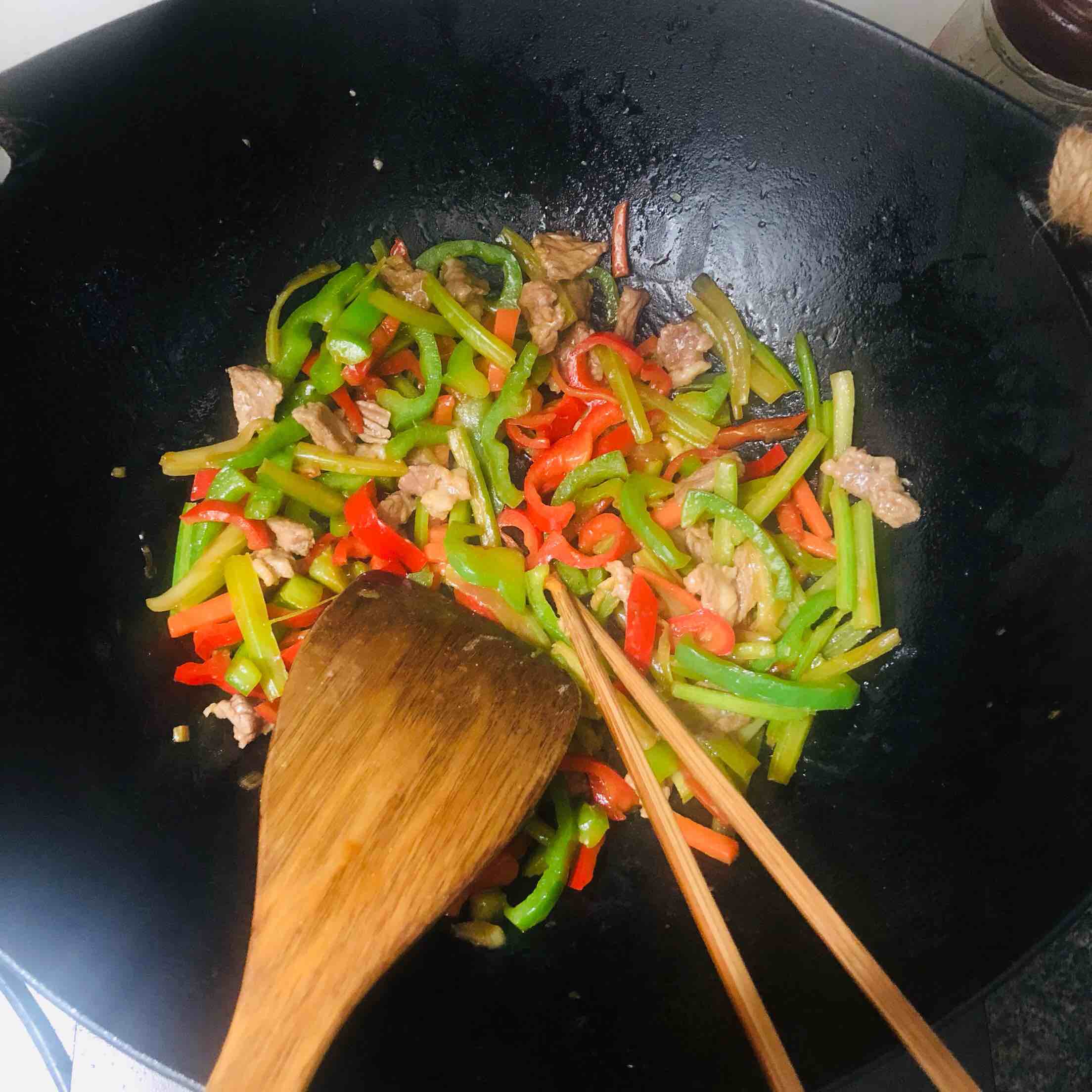 時蔬炒牛肉的做法-醬香味炒菜譜-易網健康養生網 時蔬炒牛肉的做法-醬香味炒菜譜