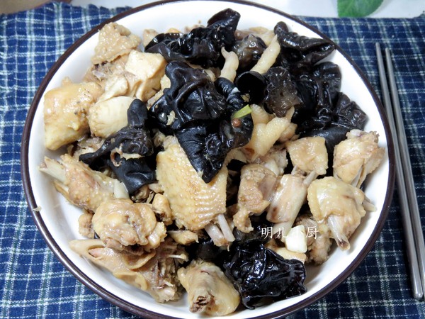 雞肉炒木耳的做法-家常味炒菜譜-易網健康養生網 雞肉炒木耳的做法-家常味炒菜譜