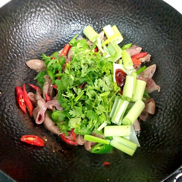 爆炒豬小腸的做法-香辣味炒菜譜