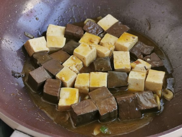 鴛鴦豆腐的做法-家常味炒菜譜-易網健康養生網 鴛鴦豆腐的做法-家常味炒菜譜