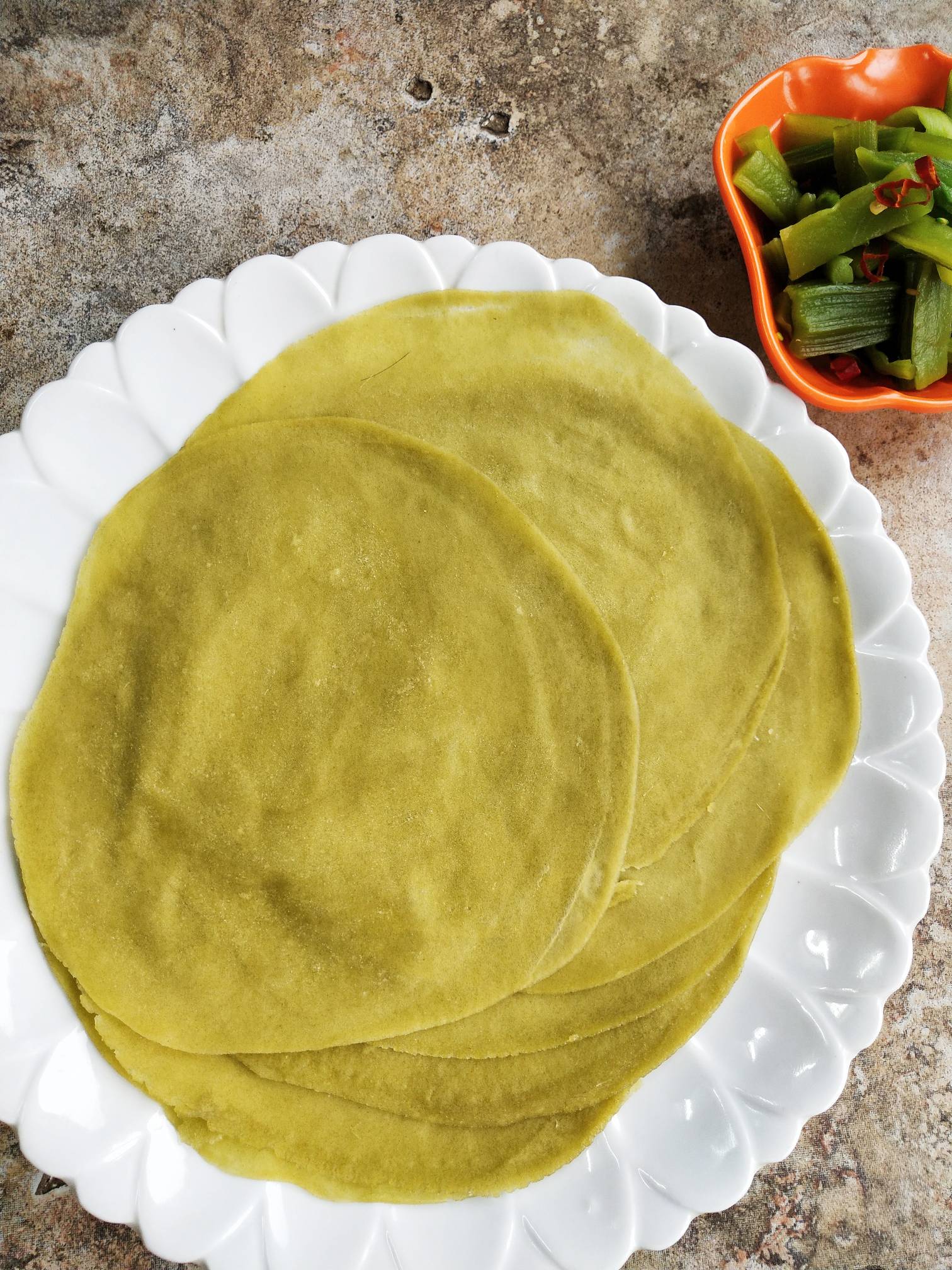 餃子皮薄餅的做法-其它口味蒸菜譜-易網健康養(yǎng)生網 餃子皮薄餅的做法-其它口味蒸菜譜