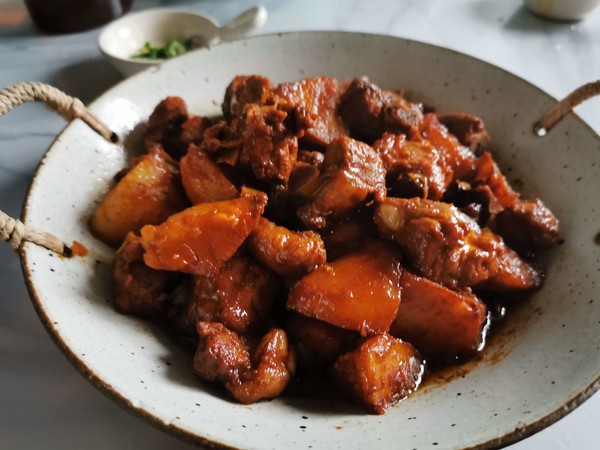 土豆燒排骨的做法-家常味燒菜譜