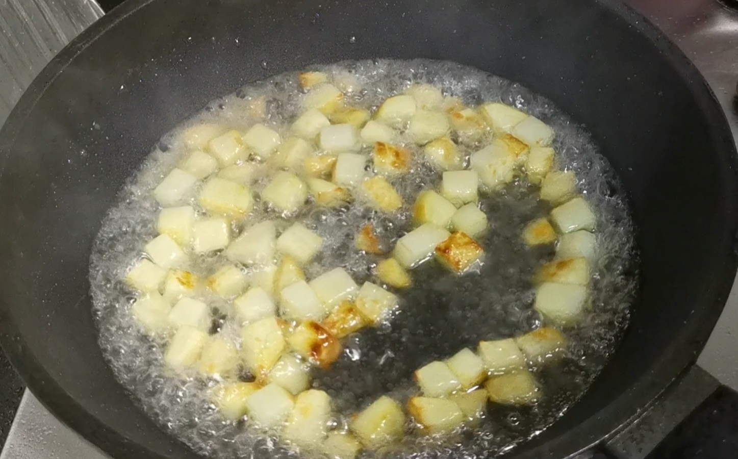 土豆炒牛肉的做法-家常味炒菜譜-易網(wǎng)健康養(yǎng)生網(wǎng) 土豆炒牛肉的做法-家常味炒菜譜