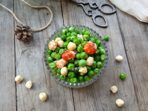 豌豆榛子小龍蝦球的做法-家常味炒菜譜