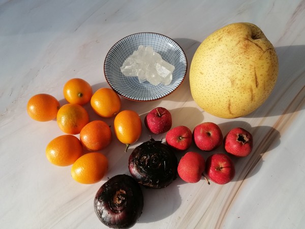 金桔雪梨水的做法-甜味煲菜譜-易網(wǎng)<a href=http://www.jsjjzhkt.cn/ target=_blank class=infotextkey>健康養(yǎng)生</a>網(wǎng) 金桔雪梨水的做法-甜味煲菜譜