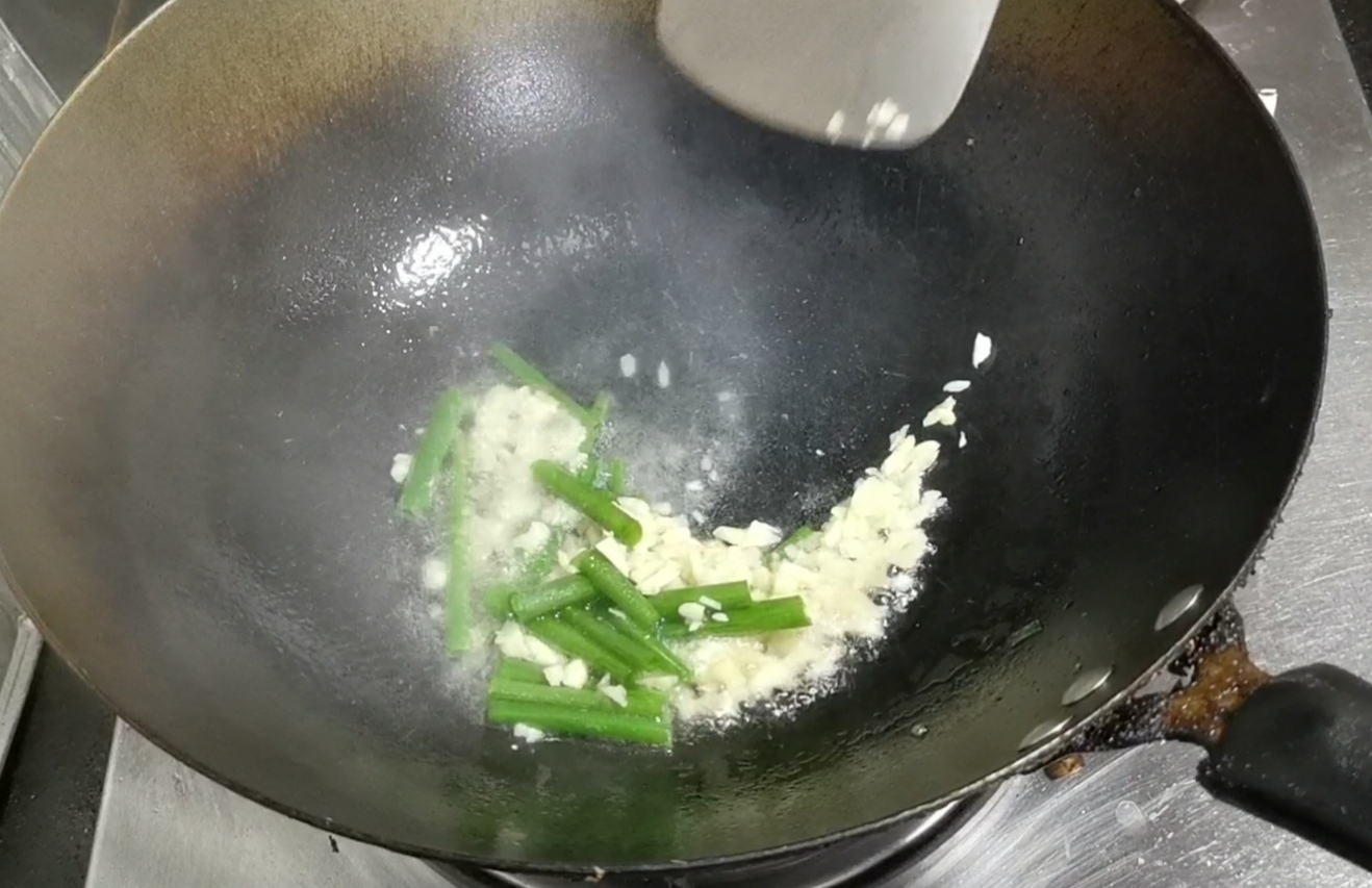 炒螃蟹的做法-咸鮮味炒菜譜