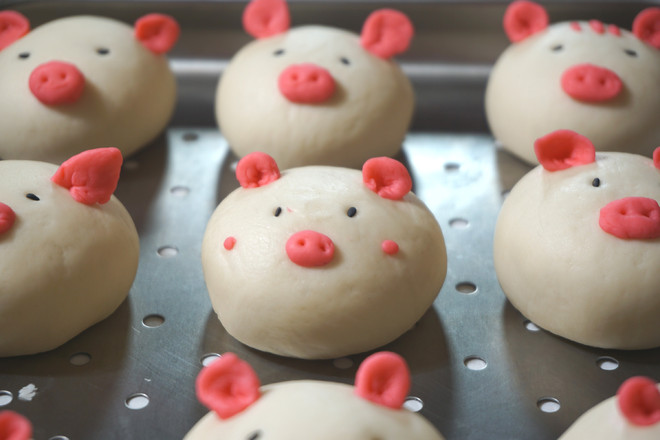 胖嘟嘟的小豬奶黃包的做法-甜味蒸菜譜