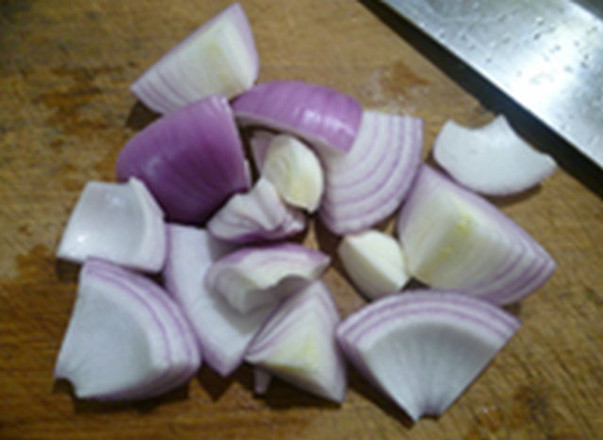 黑木耳洋蔥炒荷葉蛋的做法-家常味炒菜譜-易網健康養(yǎng)生網 黑木耳洋蔥炒荷葉蛋的做法-家常味炒菜譜