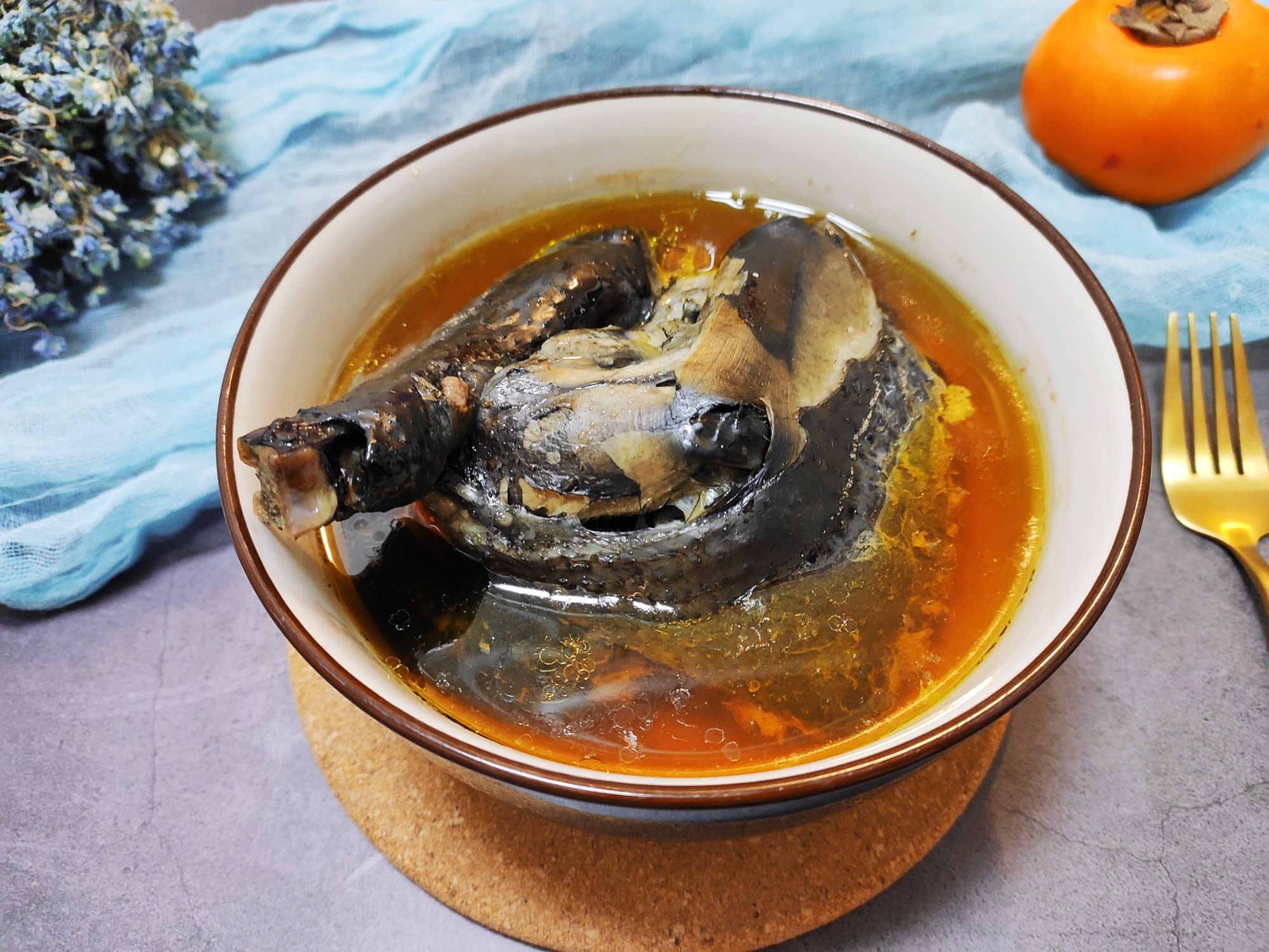 老酒燉烏雞,滋補好湯的做法-家常味燉菜譜-易網健康養生網 老酒燉烏雞,滋補好湯的做法-家常味燉菜譜