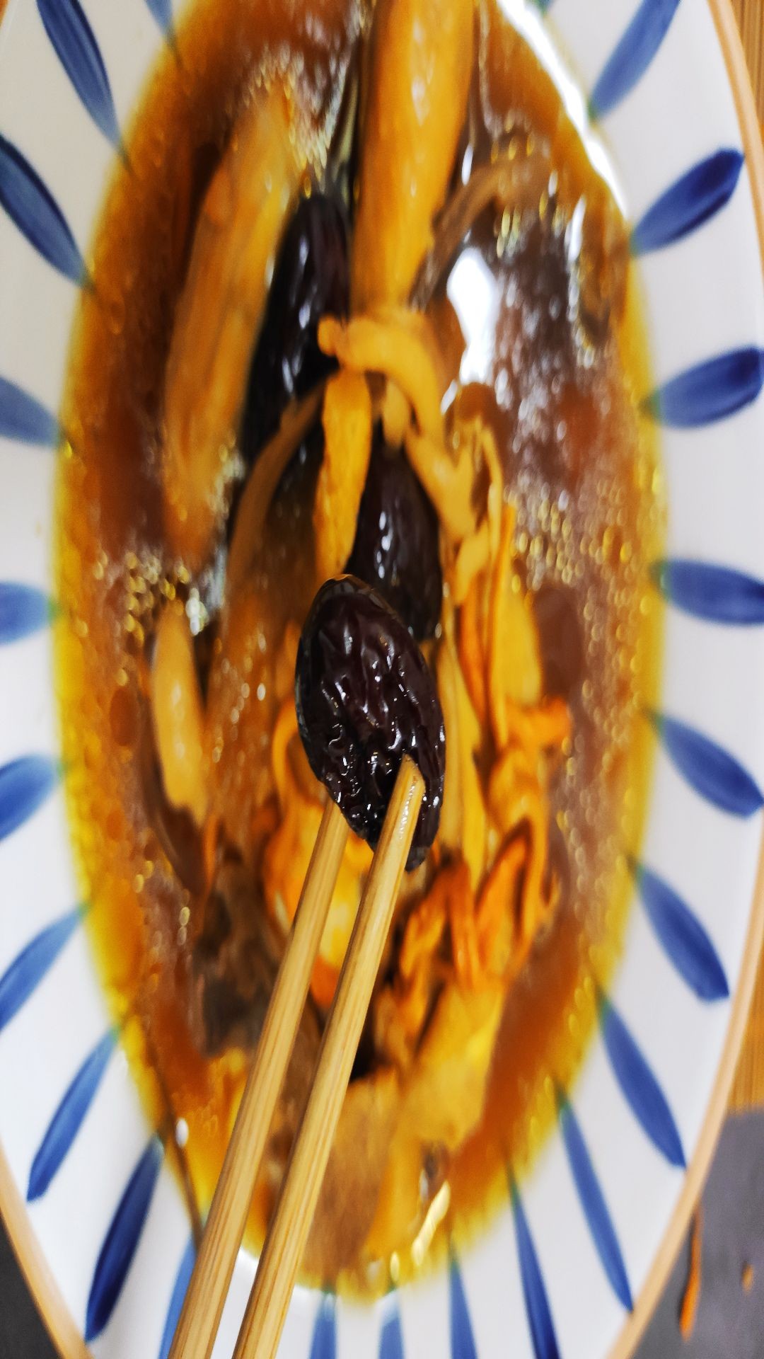 滋補菌菇雞湯,營養又美味!的做法-家常味燉菜譜-易網健康養生網 滋補菌菇雞湯,營養又美味!的做法-家常味燉菜譜