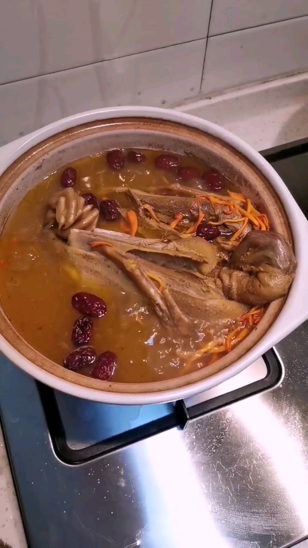 蟲草老鴨煲的做法-家常味煮菜譜-易網健康養生網 蟲草老鴨煲的做法-家常味煮菜譜