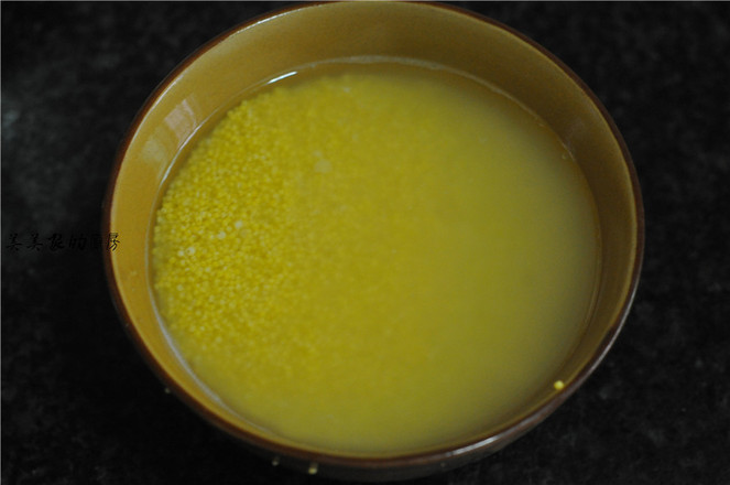 小米紅薯條的做法-甜味蒸菜譜-易網<a href=http://www.jsjjzhkt.cn/ target=_blank class=infotextkey>健康養生</a>網 小米紅薯條的做法-甜味蒸菜譜