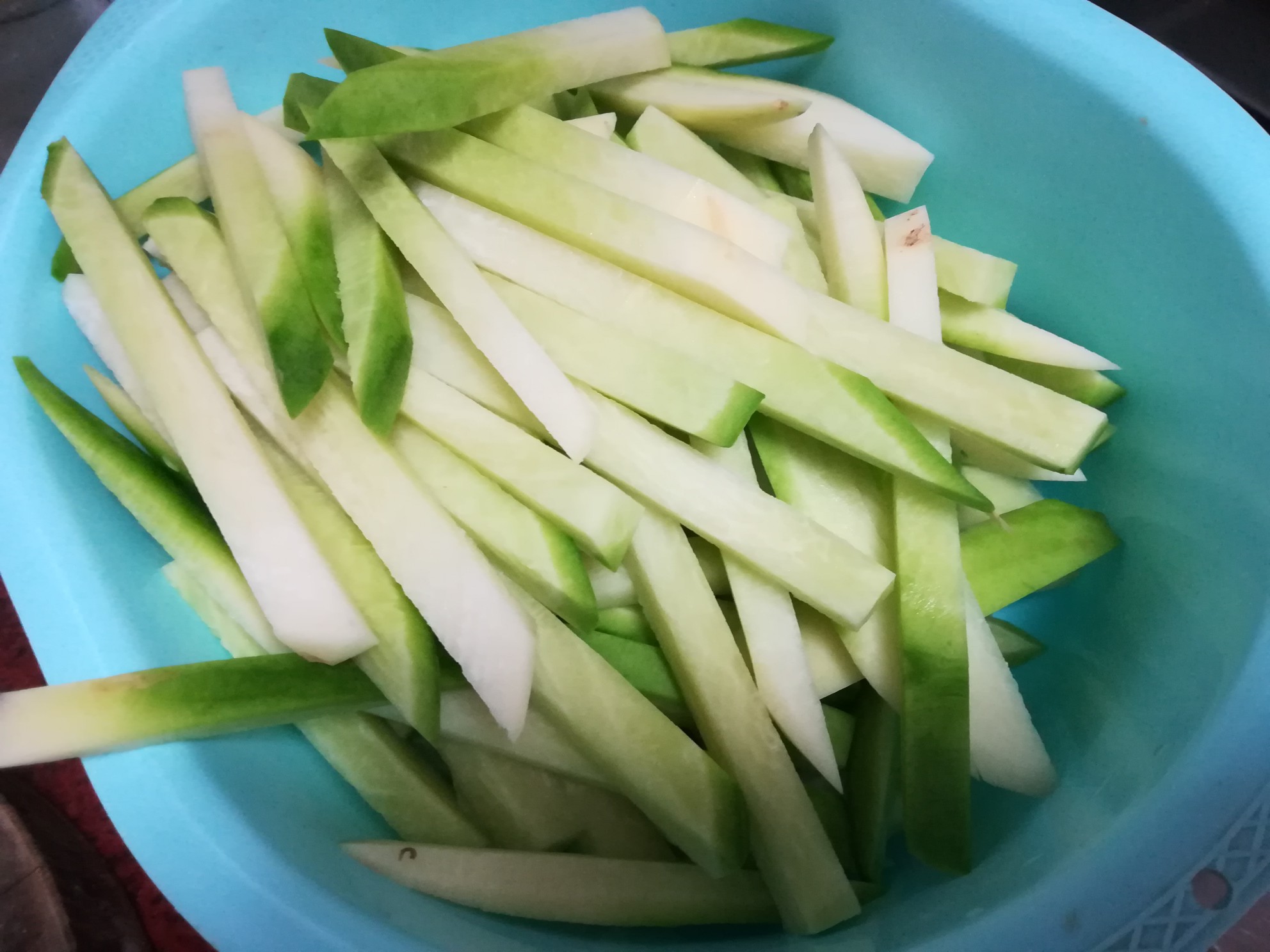 拌青蘿卜干的做法-咸鮮味拌菜譜-易網(wǎng)<a href=http://www.jsjjzhkt.cn/ target=_blank class=infotextkey>健康養(yǎng)生</a>網(wǎng) 拌青蘿卜干的做法-咸鮮味拌菜譜