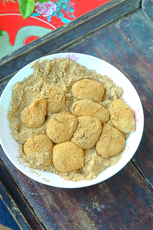 紅豆粉粘糯米球的做法-甜味煮菜譜-易網(wǎng)健康養(yǎng)生網(wǎng) 紅豆粉粘糯米球的做法-甜味煮菜譜