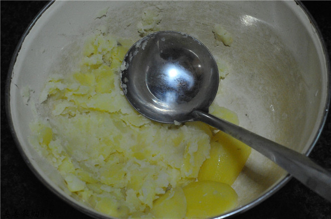 醬香水晶土豆丸子的做法-家常味燒菜譜-易網健康養生網 醬香水晶土豆丸子的做法-家常味燒菜譜