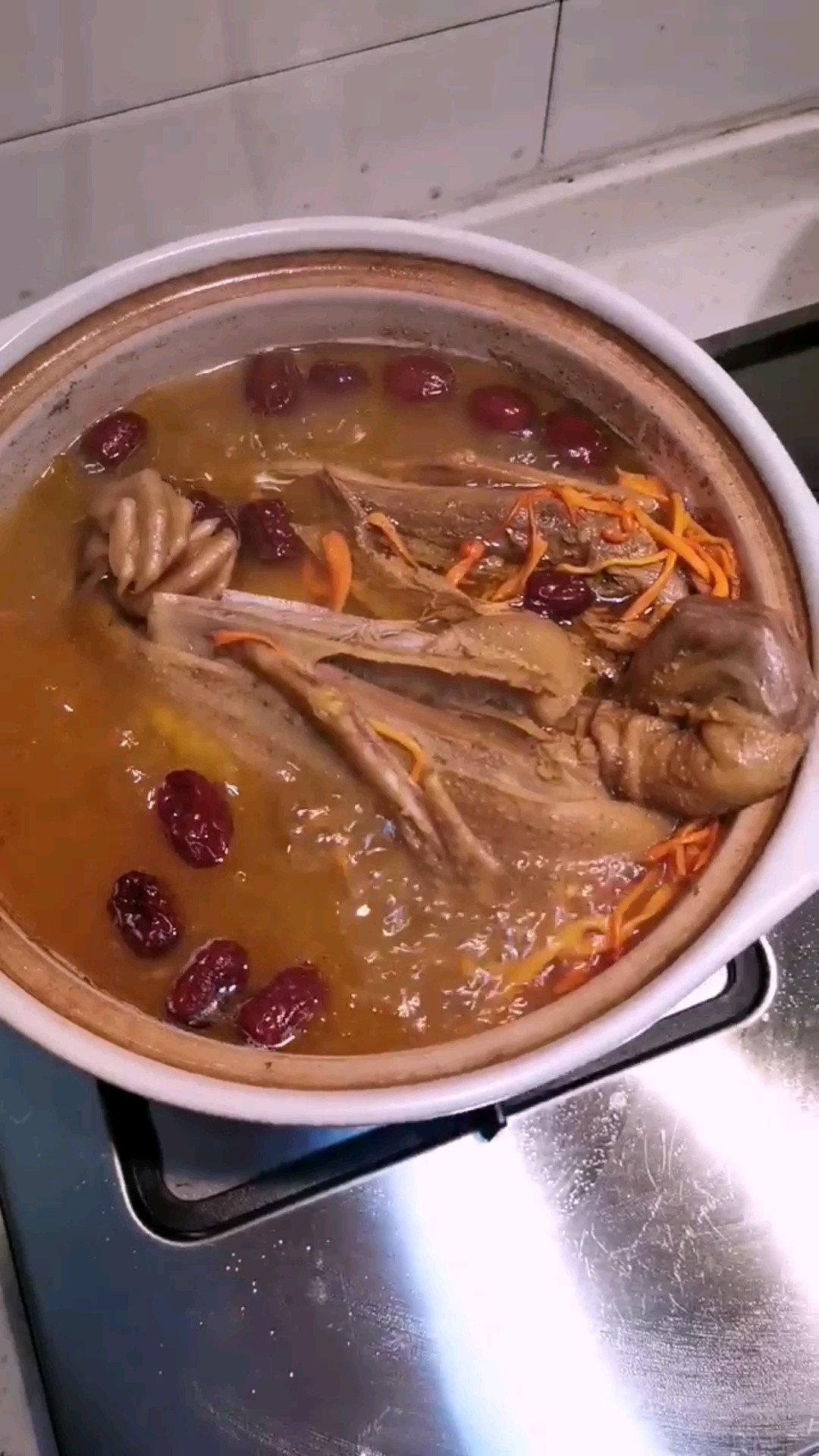 蟲草老鴨煲的做法-家常味煮菜譜-易網健康養生網 蟲草老鴨煲的做法-家常味煮菜譜