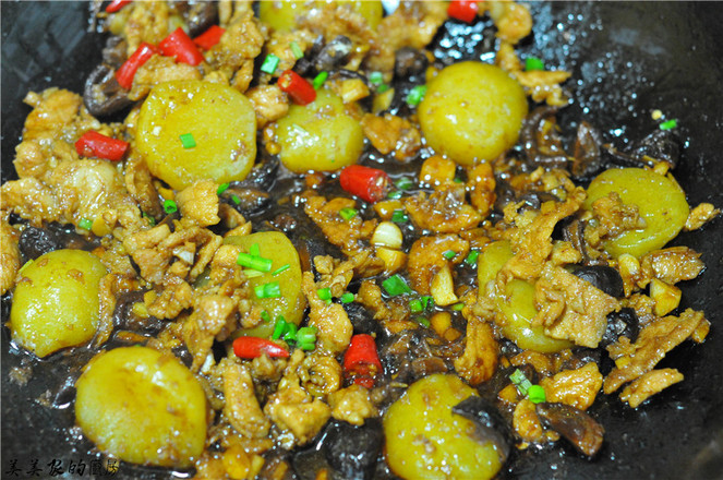 醬香水晶土豆丸子的做法-家常味燒菜譜-易網健康養生網 醬香水晶土豆丸子的做法-家常味燒菜譜