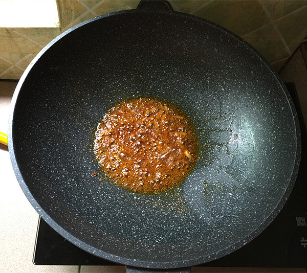 黑木耳炒腐竹的做法-香辣味炒菜譜-易網健康養生網 黑木耳炒腐竹的做法-香辣味炒菜譜