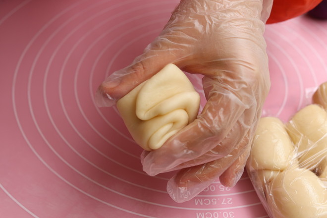 過(guò)年必備零食紫薯酥餅的做法-甜味煎菜譜-易網(wǎng)健康養(yǎng)生網(wǎng) 過(guò)年必備零食紫薯酥餅的做法-甜味煎菜譜