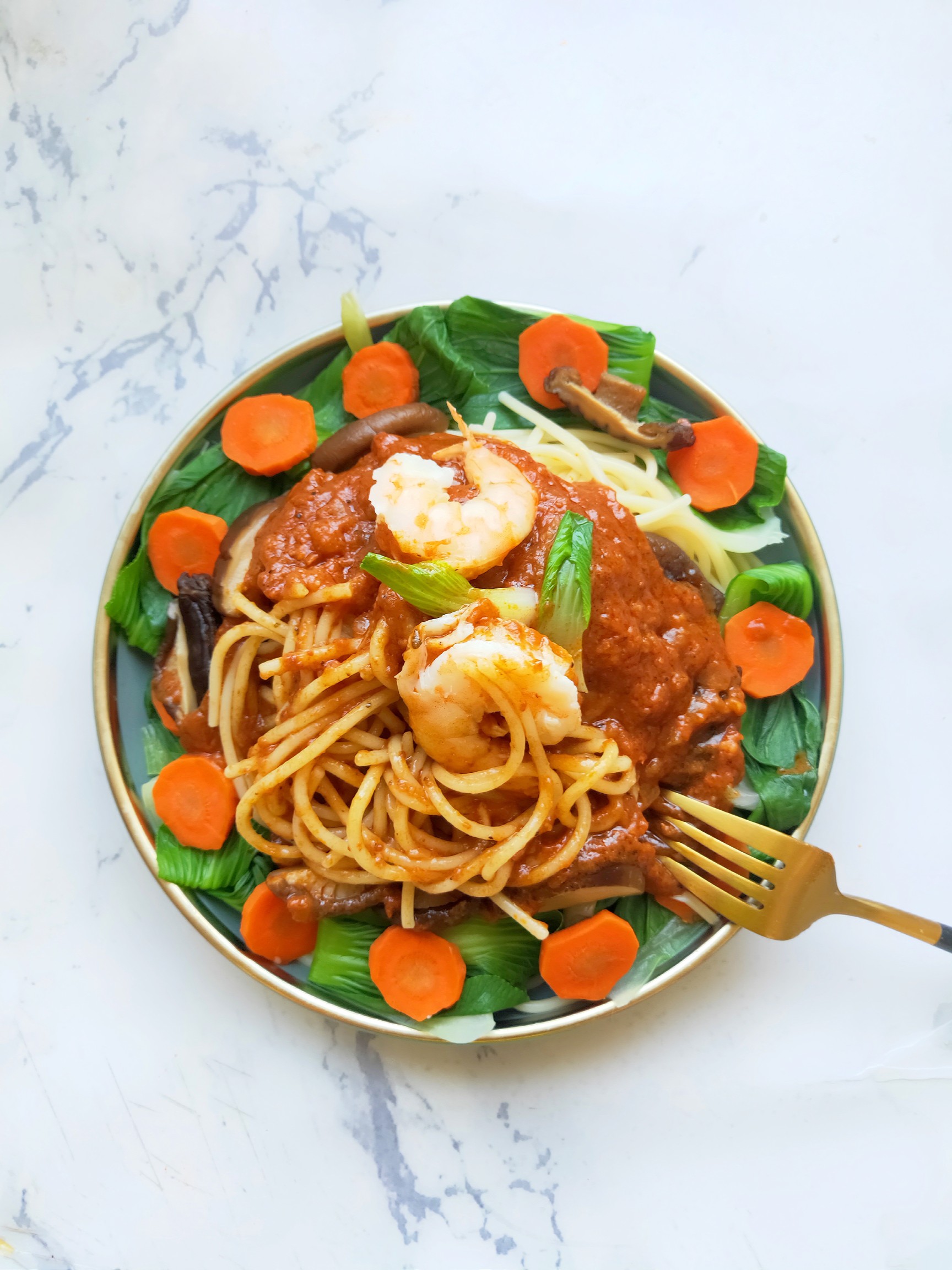 意大利肉醬鮮蝦面的做法-咸鮮味煮菜譜-易網健康養生網 意大利肉醬鮮蝦面的做法-咸鮮味煮菜譜