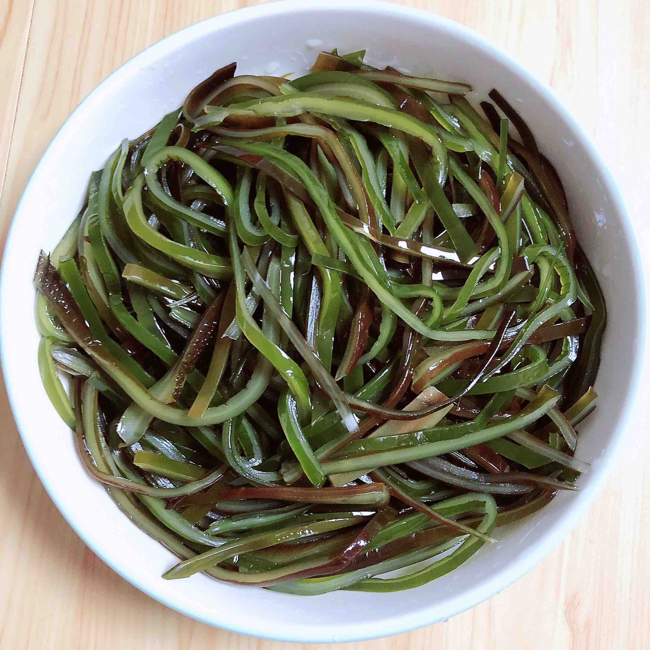 豬油香辣海帶絲的做法-咸鮮味炒菜譜