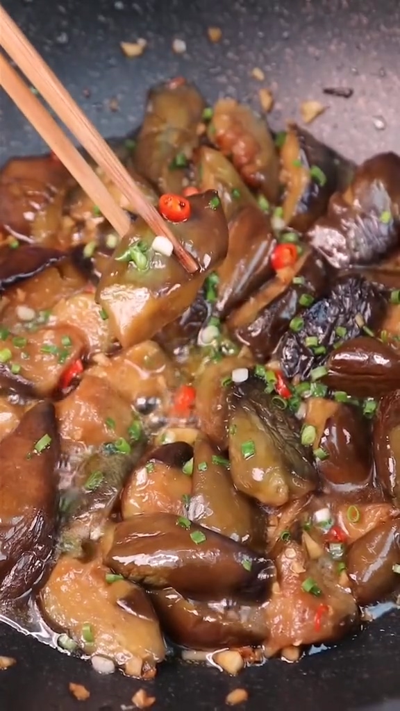 家常茄子的做法-家常味炒菜譜