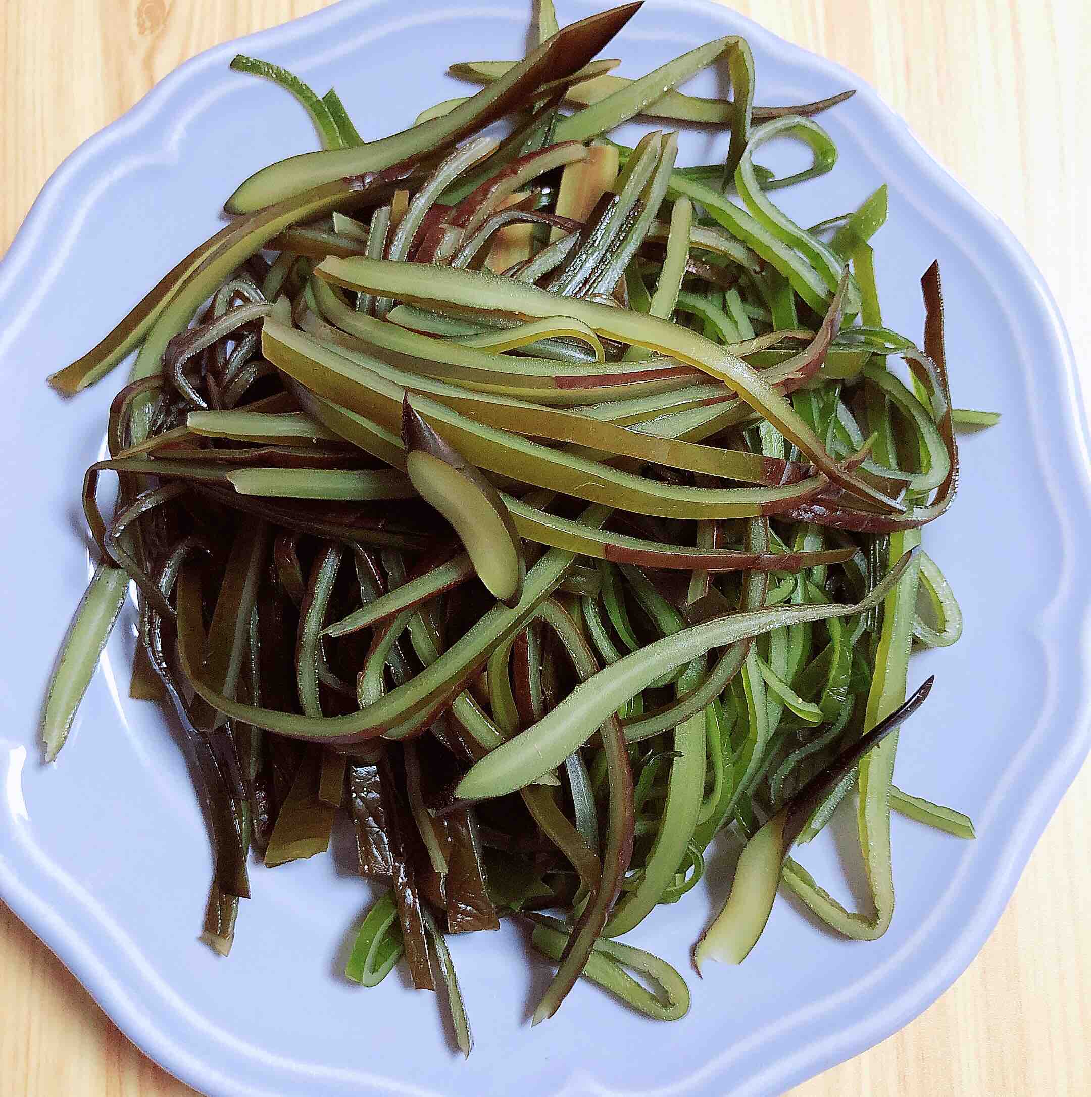 豬油香辣海帶絲的做法-咸鮮味炒菜譜
