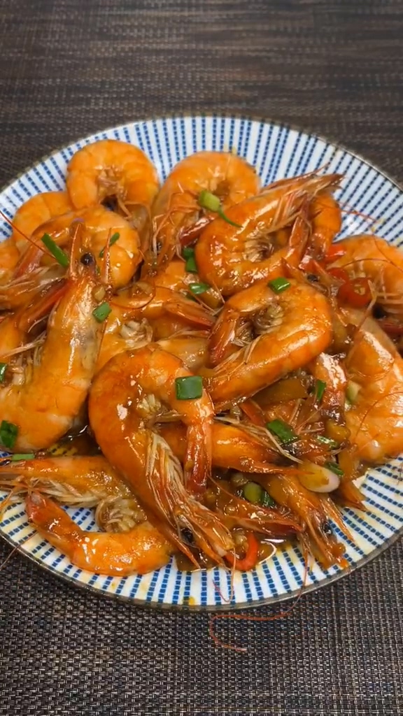 油燜大蝦的做法-家常味燜菜譜