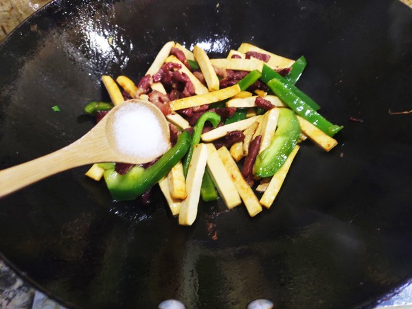 茶干炒馬肉的做法-家常味炒菜譜-易網(wǎng)健康養(yǎng)生網(wǎng) 茶干炒馬肉的做法-家常味炒菜譜