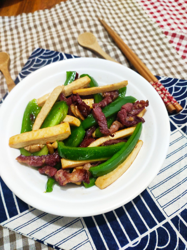 茶干炒馬肉的做法-家常味炒菜譜-易網(wǎng)健康養(yǎng)生網(wǎng) 茶干炒馬肉的做法-家常味炒菜譜