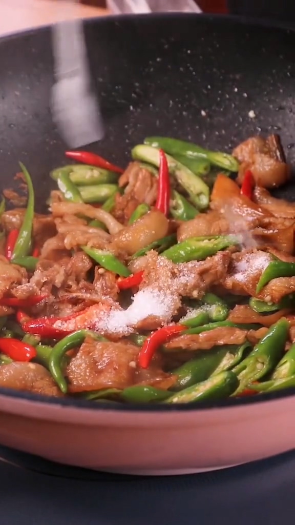 家常小炒肉的做法-家常味炒菜譜-易網健康養生網 家常小炒肉的做法-家常味炒菜譜