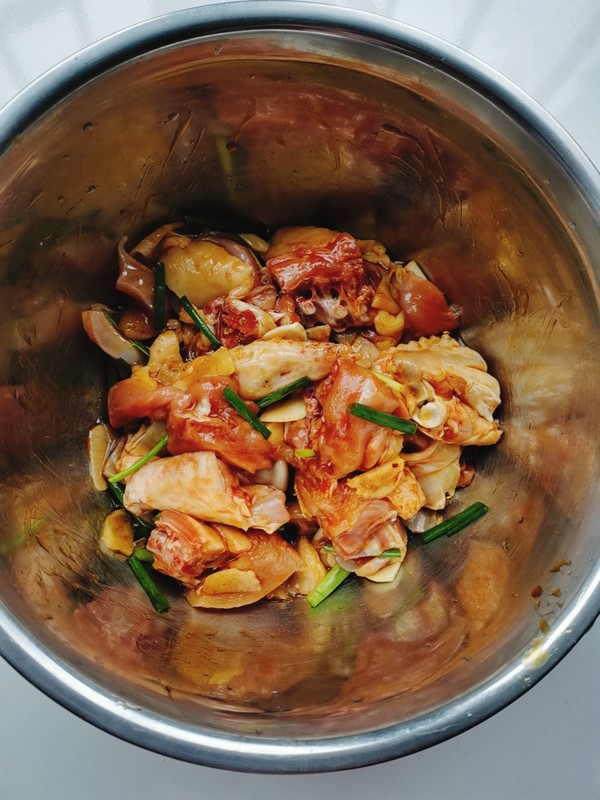 花菇火腿蒸雞的做法-咸鮮味蒸菜譜-易網健康養生網 花菇火腿蒸雞的做法-咸鮮味蒸菜譜