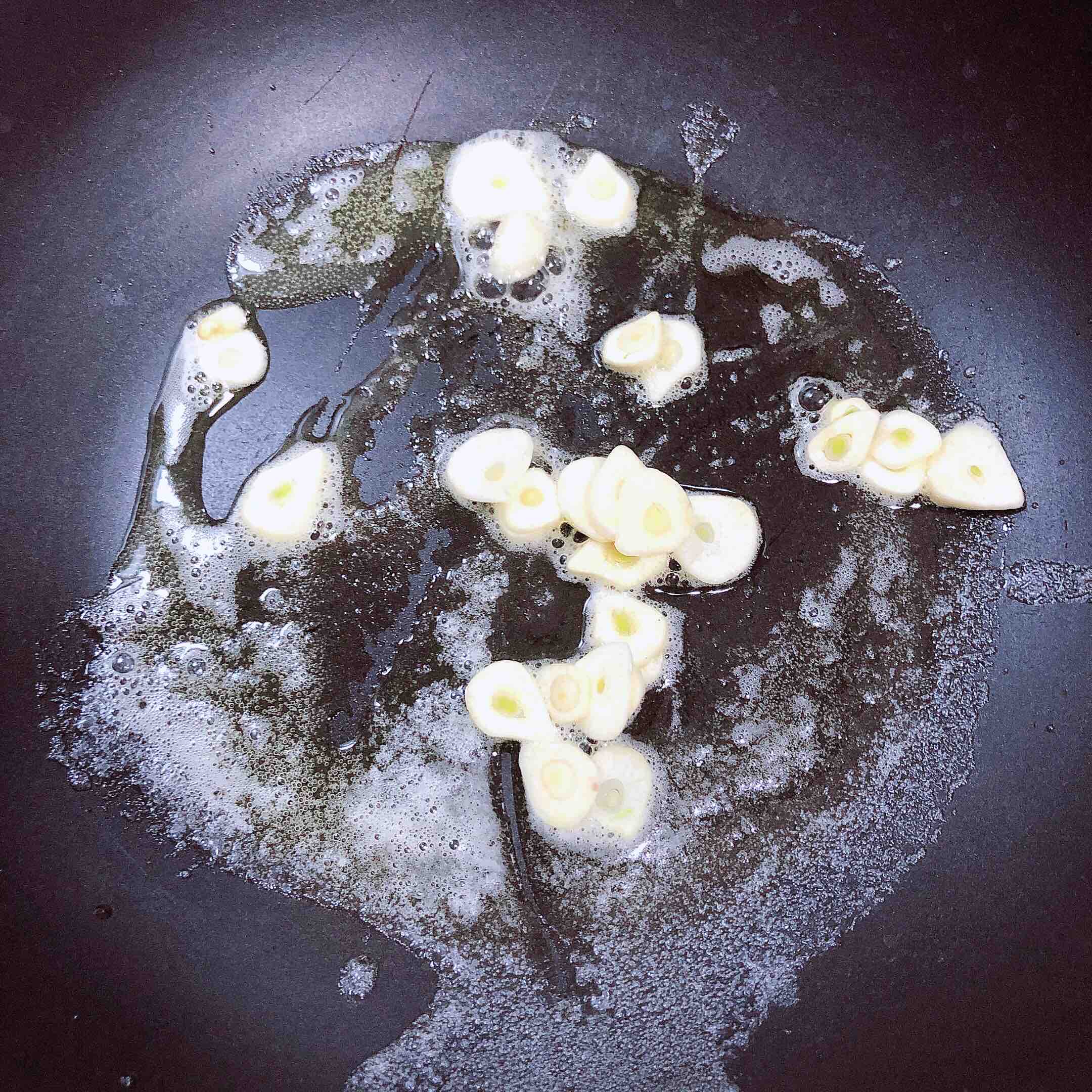 黃油黑椒西葫蘆(快手菜)的做法-黑椒味炒菜譜-易網健康養生網 黃油黑椒西葫蘆(快手菜)的做法-黑椒味炒菜譜