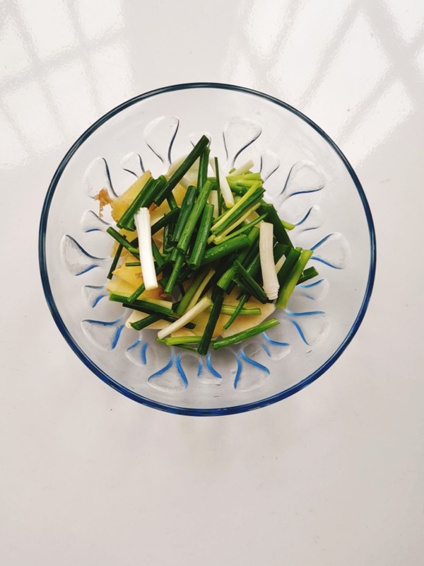 花菇火腿蒸雞的做法-咸鮮味蒸菜譜-易網健康養生網 花菇火腿蒸雞的做法-咸鮮味蒸菜譜