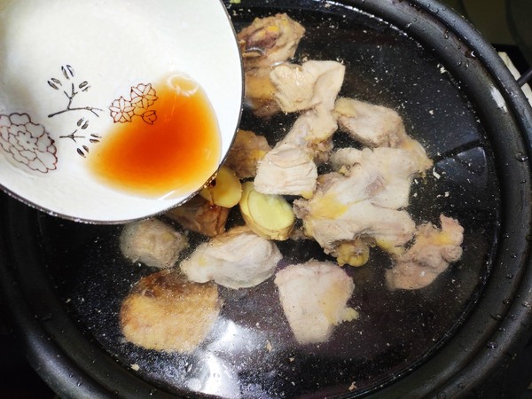 鹿茸菌山藥雞湯的做法-咸鮮味燉菜譜