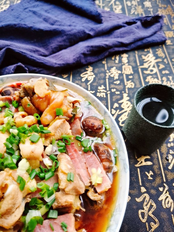 花菇火腿蒸雞的做法-咸鮮味蒸菜譜-易網健康養生網 花菇火腿蒸雞的做法-咸鮮味蒸菜譜